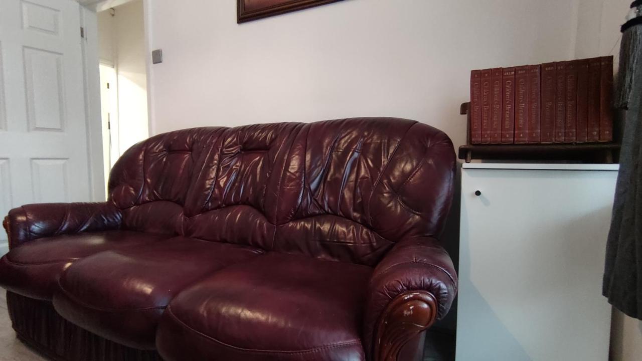Lovely 2 Bedroom House 월시 외부 사진